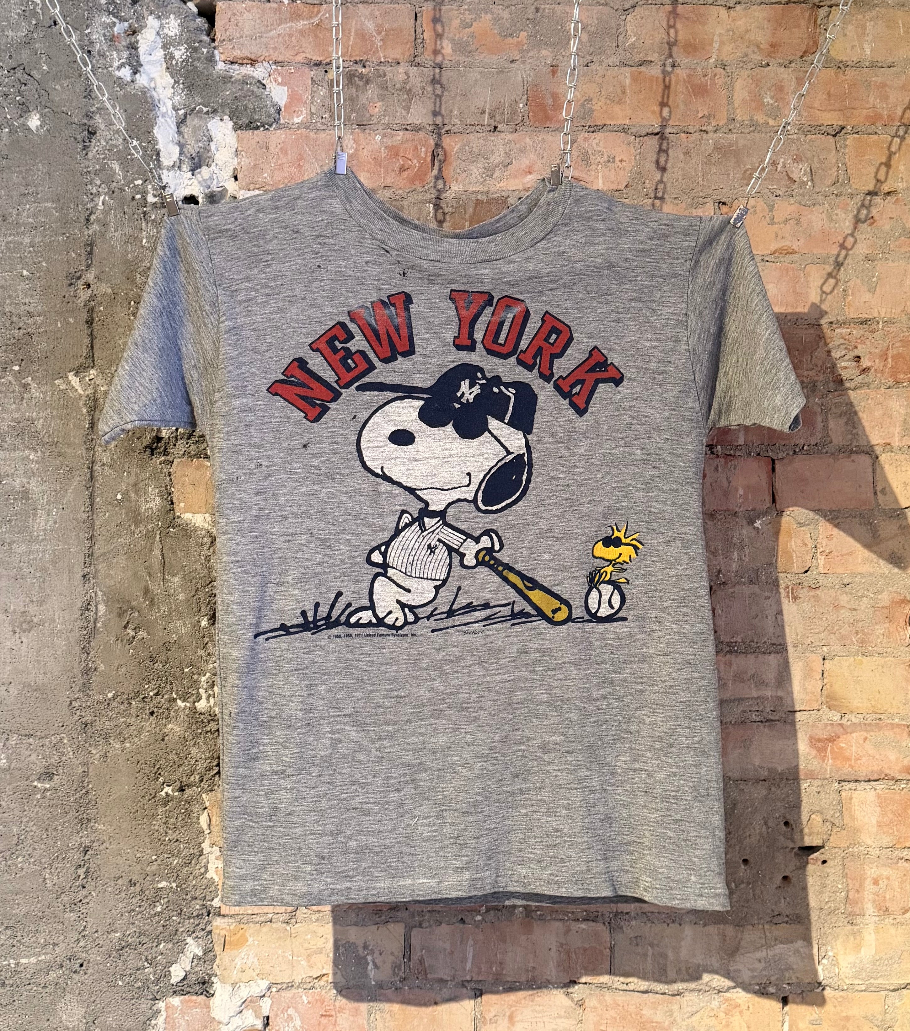 Snoopy New York Graphic Tee
Licensed print, 80s era