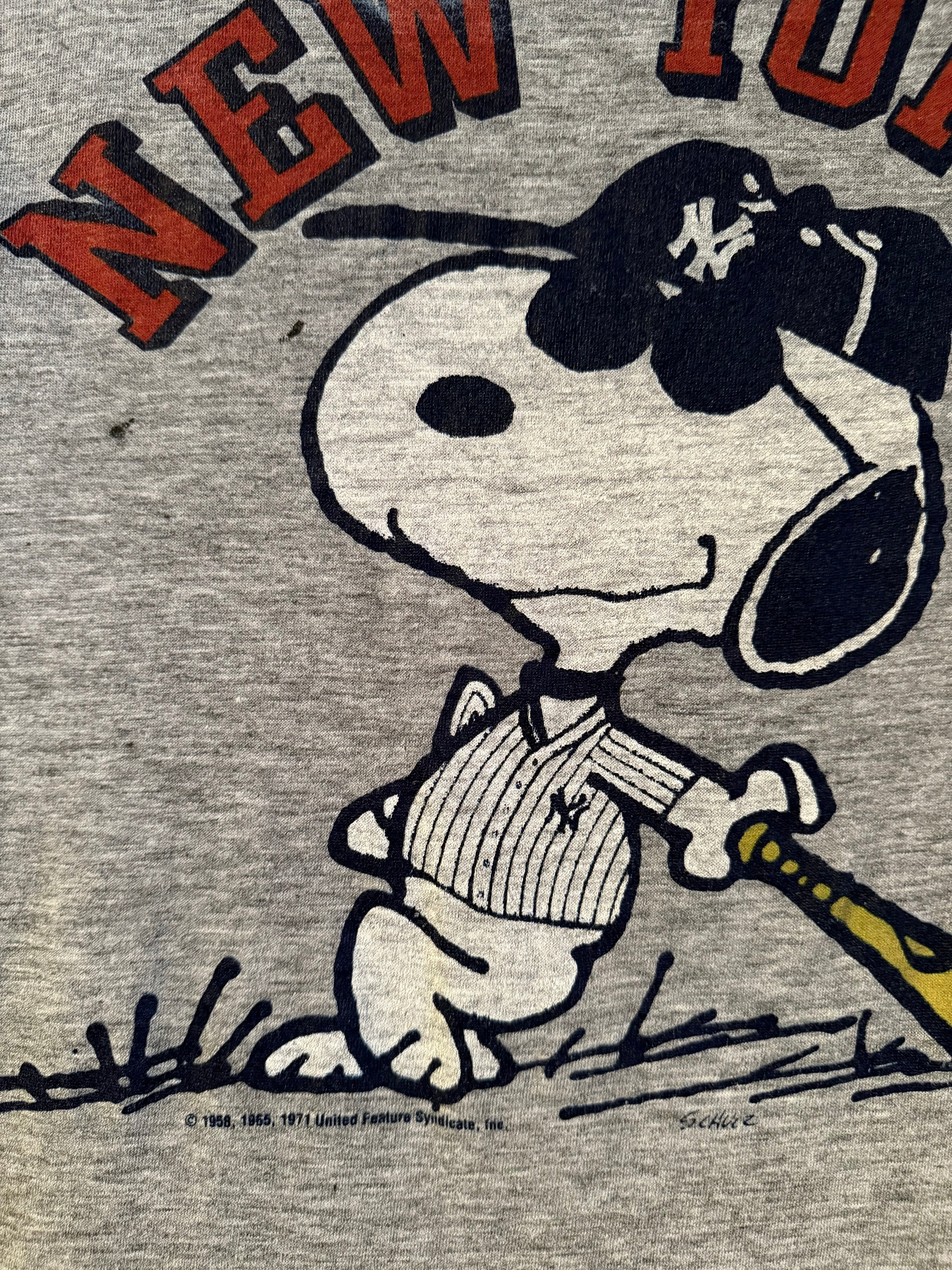 Snoopy New York Graphic Tee
Licensed print, 80s era