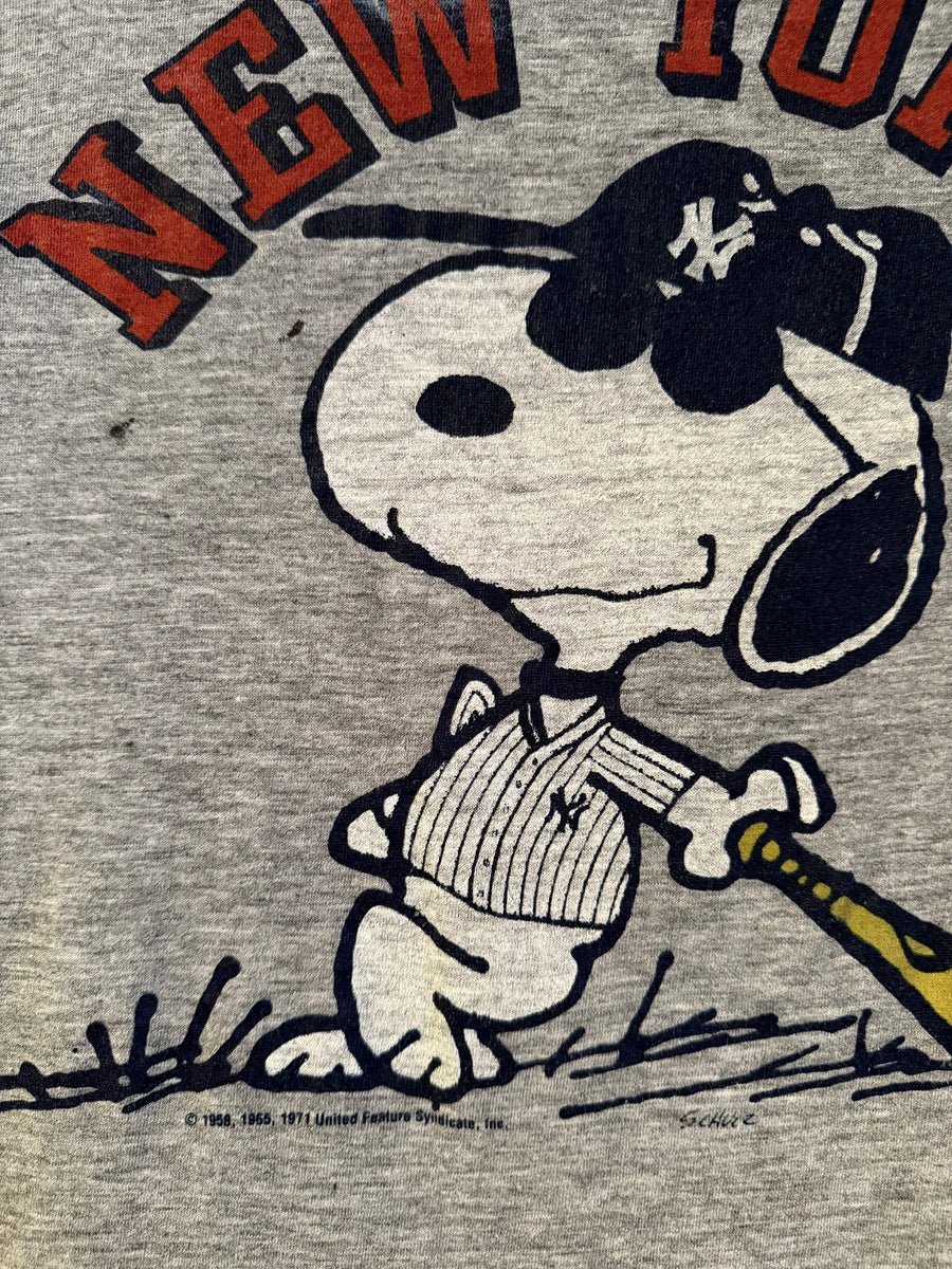 Snoopy New York Graphic Tee
Licensed print, 80s era