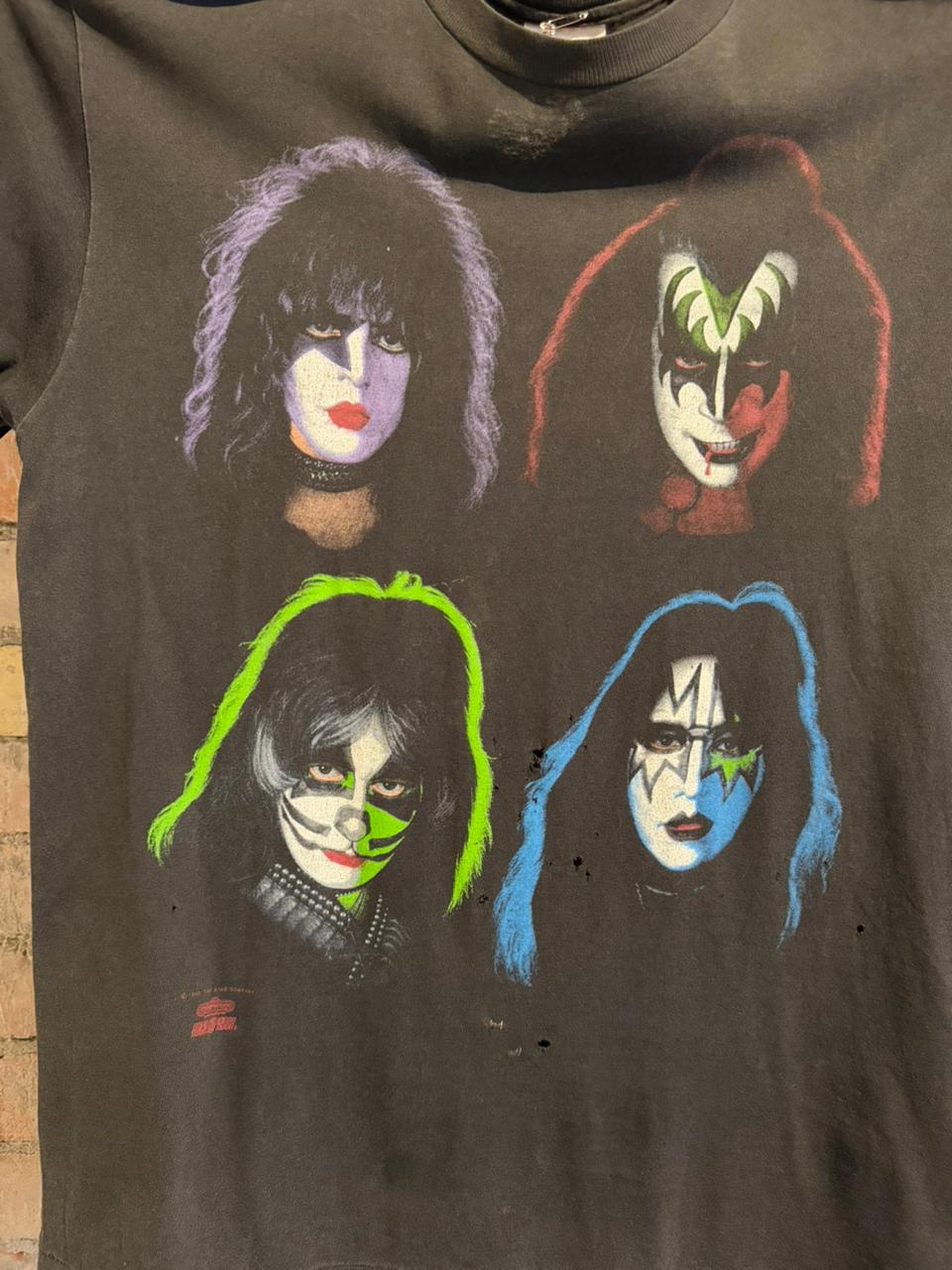 90s Kiss Tee