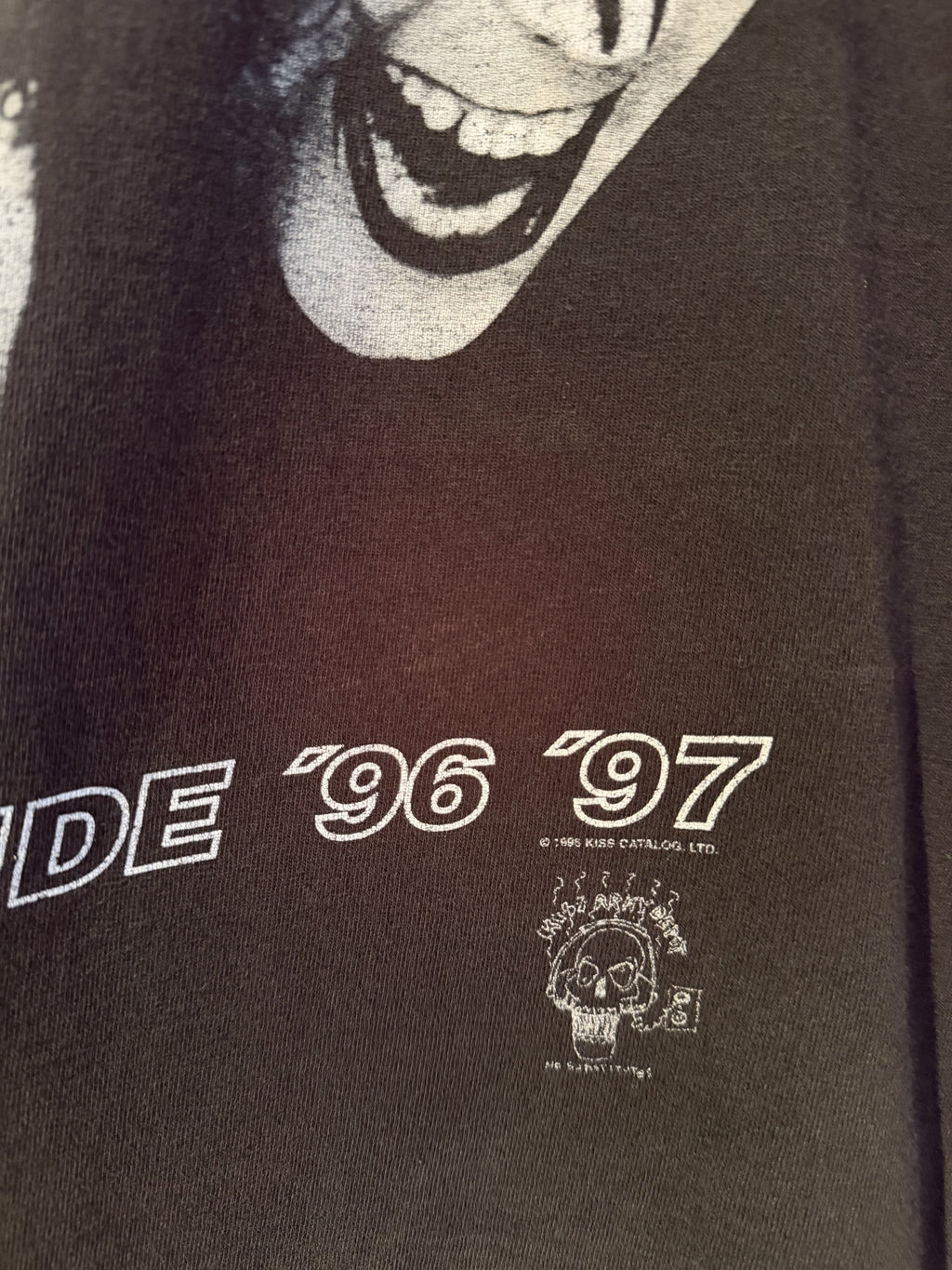 KISS Alive Worldwide Tour Tee
Single stitch · 1996–1997